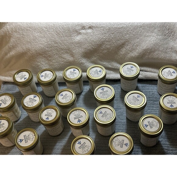 Kingdom Tees Light of Grace scented 8oz handcrafted Soy candle 40hr burn time - Picture 3 of 3